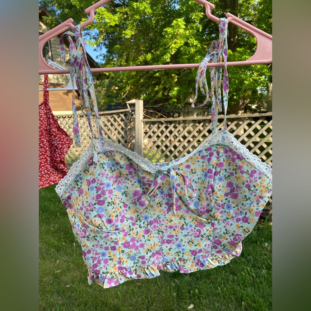 Small floral crop top